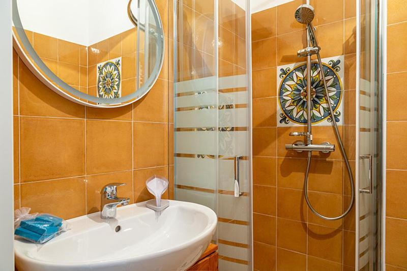 Ghe Sem Morazzone B&B Gazzada Esterno foto